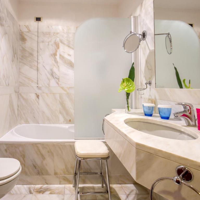 UNA Hotels Empire Roma - Camera Matrimoniale Executive - 4