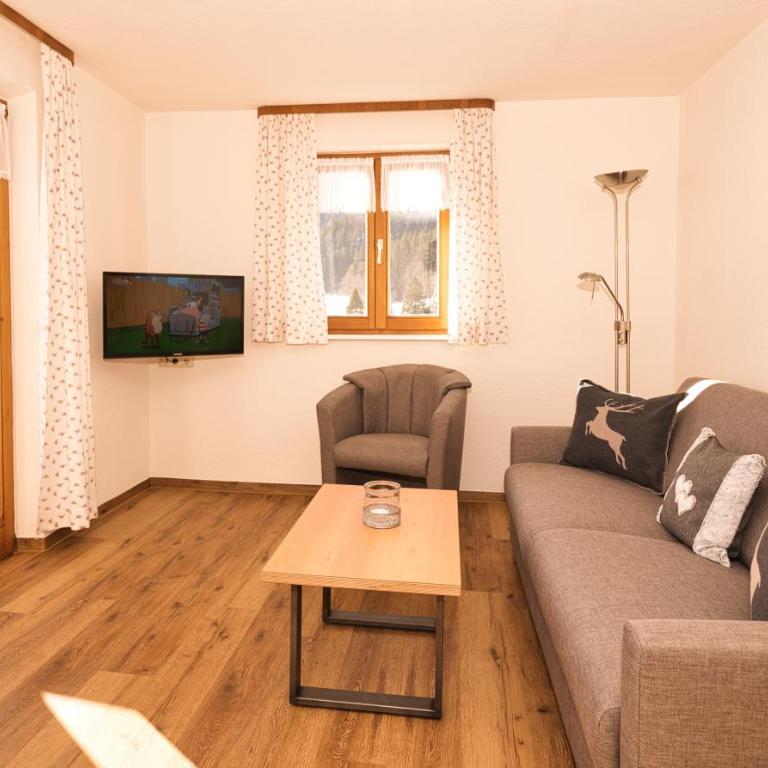 Gschwenderhaus Ferienwohnungen - Apartment mit 2 Schlafzimmern und Balkon - 8