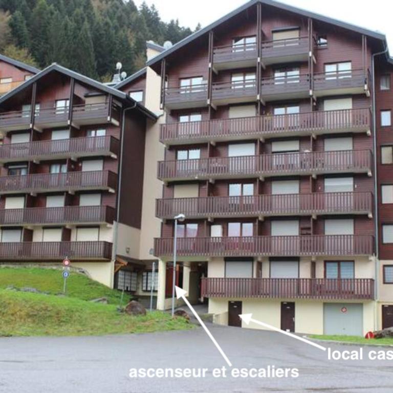 Au Pied des Pistes B48, Chaleureux studio 4 pers, balcon plein SUD, DRAPS NON COMPRIS - Appartement 1 Chambre - 10