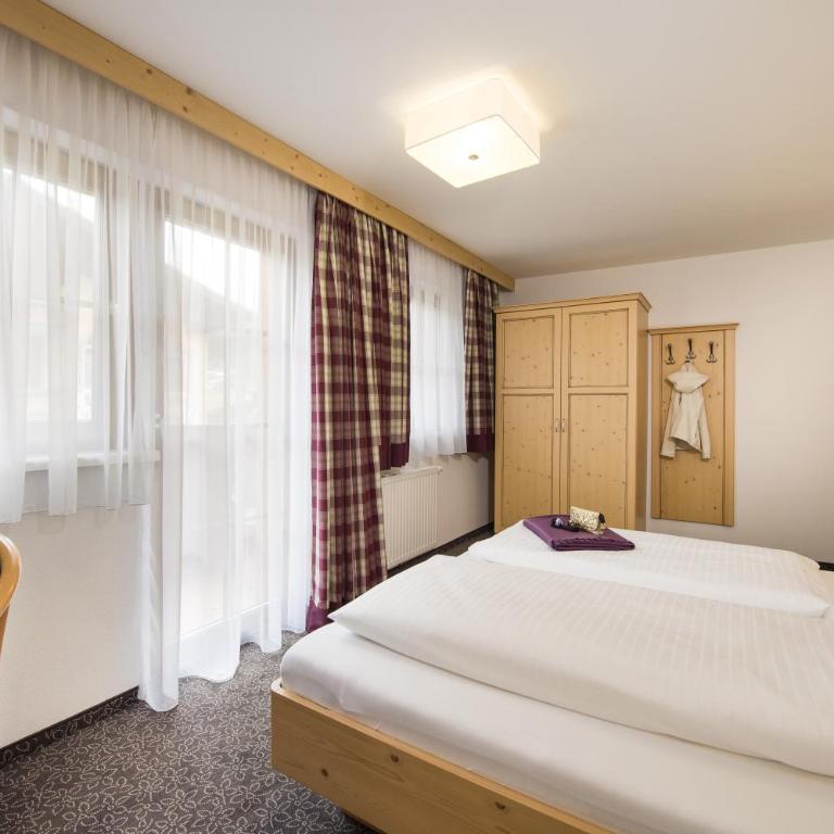 Salzburgerhof Flachau - Doppelzimmer mit Balkon - 5