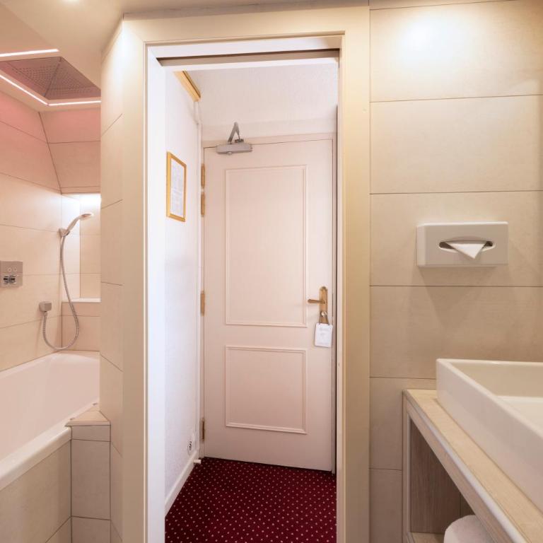 Hotel Restaurant Le Maréchal - Teritoria - Chambre de Luxe avec Lit à Baldaquin (2 Adultes) - 11