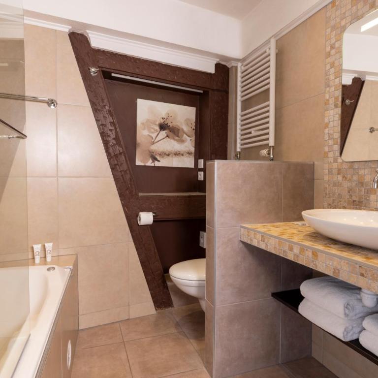 Hotel Restaurant Le Maréchal - Teritoria - Chambre de Luxe avec Lit à Baldaquin (2 Adultes) - 10