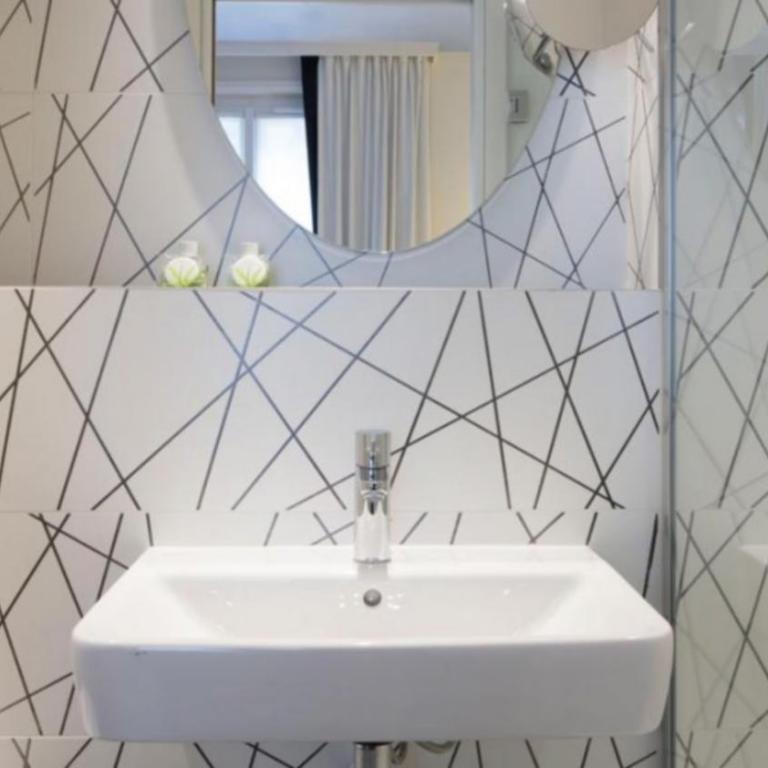 Nouvel Hôtel Eiffel - Chambre Deluxe - 4