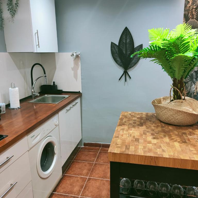 Avenida Palma de Mallorca City center with sea views BY NAMASTE ELITE - One-Bedroom Apartment - 9
