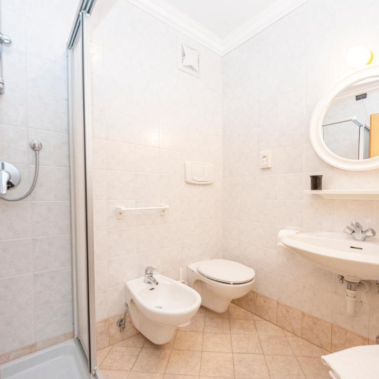 Flos Hotel - Camera Singola Standard - 1