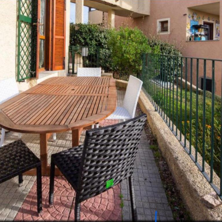 AIRPORT-GARDEN-SHUTTLE TILL NIGHT-POOL-AIRCOND-WIFI-WASH MACHiNE - Appartamento con 2 Camere da Letto e Vista Giardino - 2