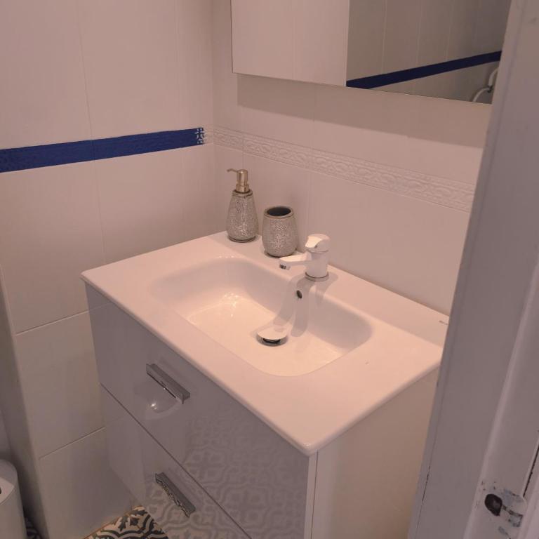 Family Penthouse Duplex 3 BDR & Private Terrace - Three-Bedroom Apartment - 32