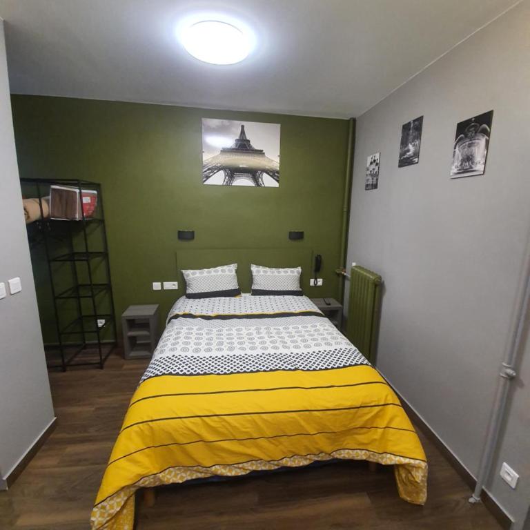 HOTEL SAVOY - Comfort Triple Room with Shower - 3