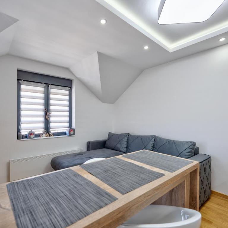 Mala Vida - Two-Bedroom Apartment - 18