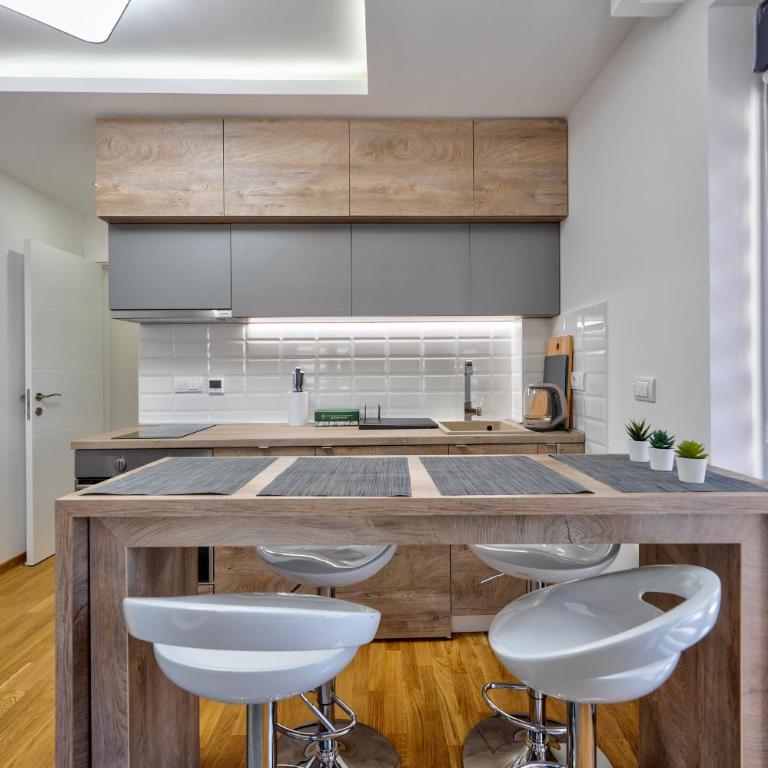Mala Vida - Two-Bedroom Apartment - 23