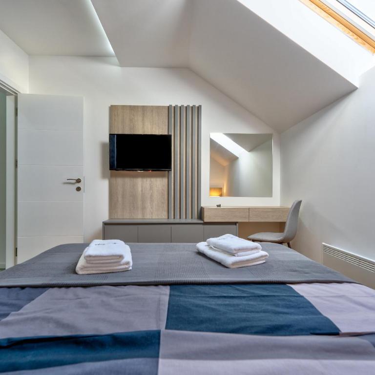 Mala Vida - Two-Bedroom Apartment - 35