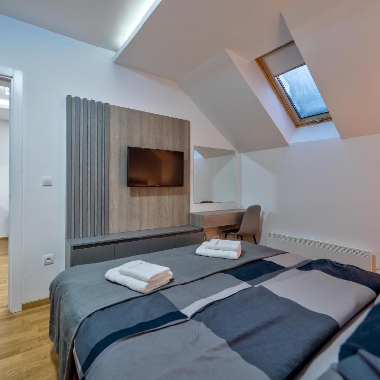Mala Vida - Two-Bedroom Apartment - 51