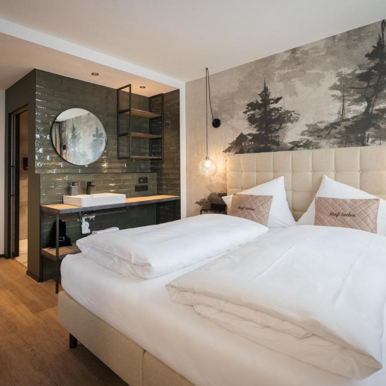 Alpendorf Hotel Stern - Deluxe Doppelzimmer mit Balkon - 2