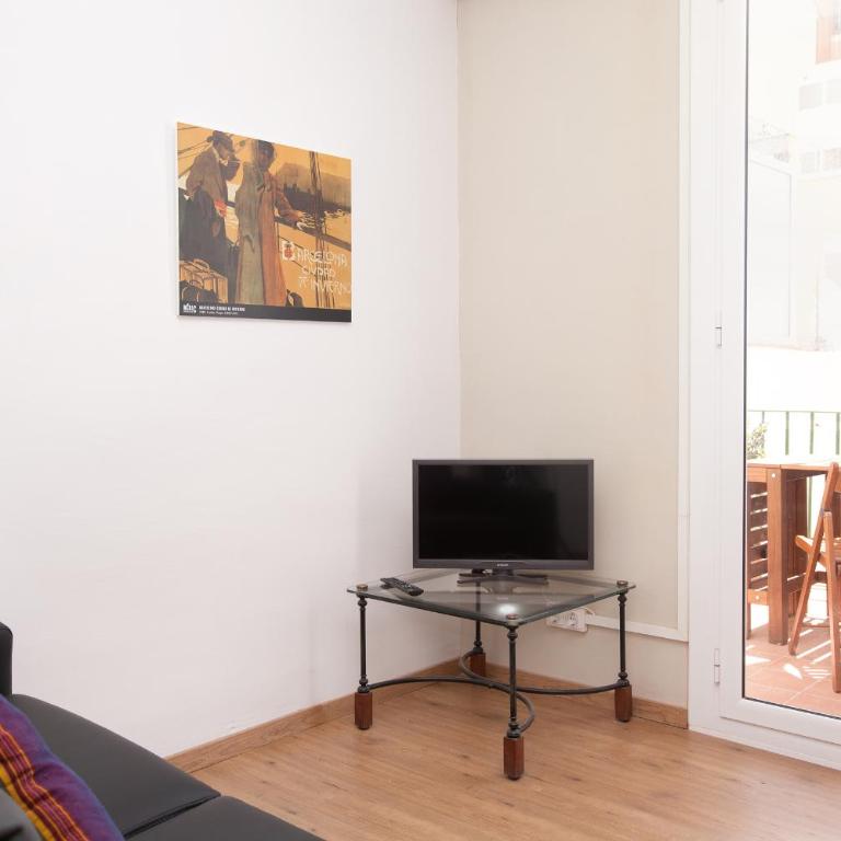 Centric Apartment El Molino Theater p1 - Two-Bedroom Apartment - 14
