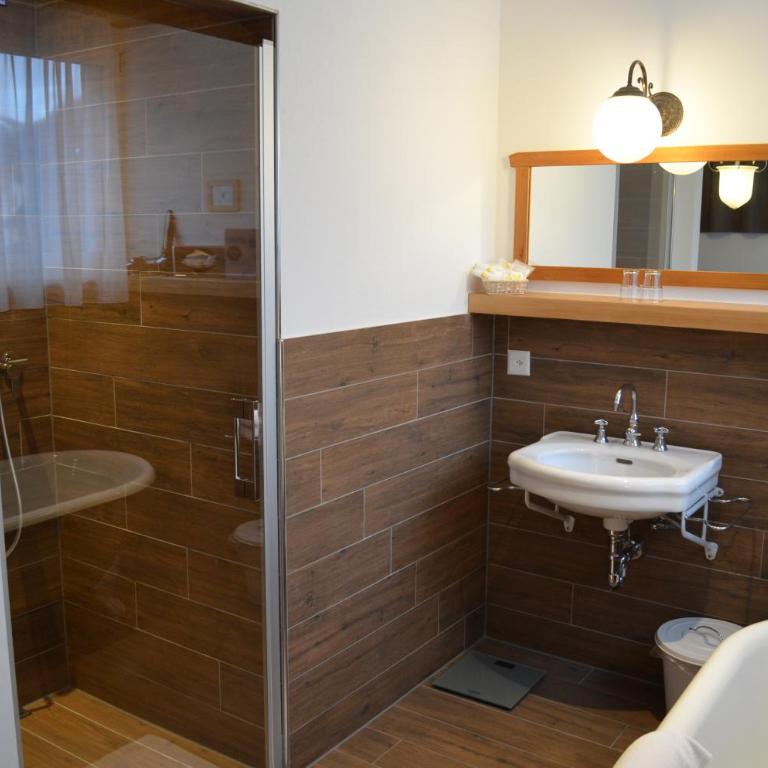 Carlton-Europe Vintage Adults Hotel - Suite Signature - 7