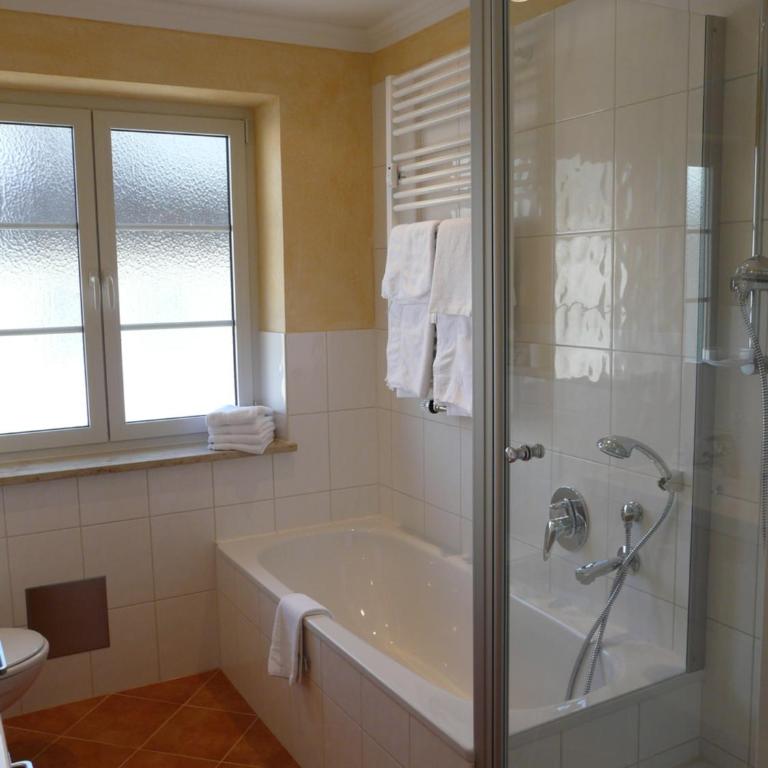 Hotel Roter Hahn - Bed & Breakfast - Apartment mit 2 Schlafzimmern - 2