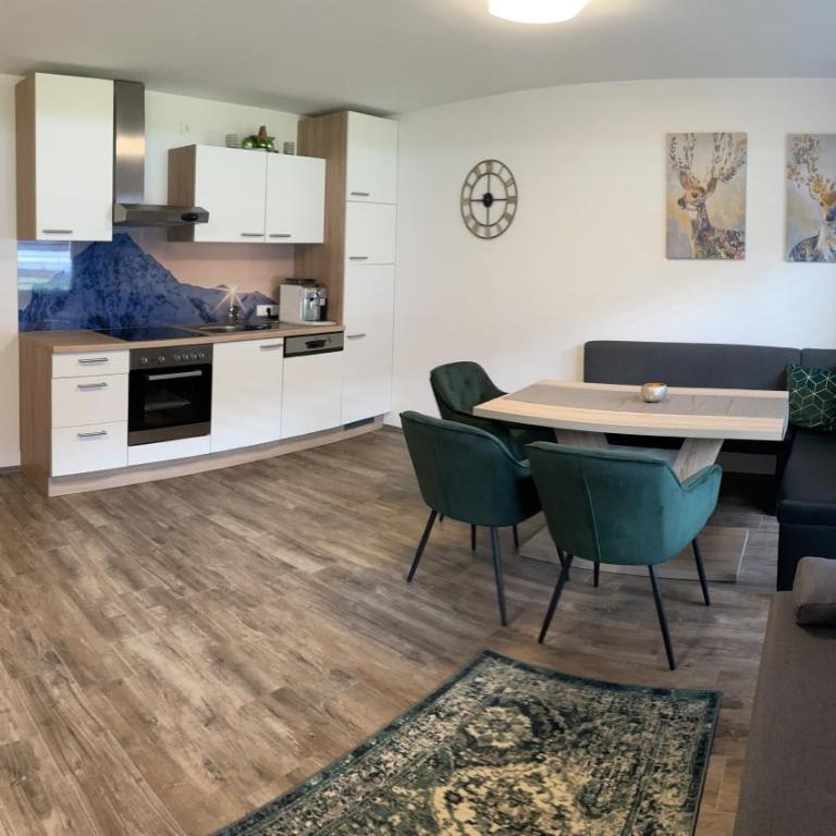 NeuhausLiving - Apartment mit 2 Schlafzimmern - 3