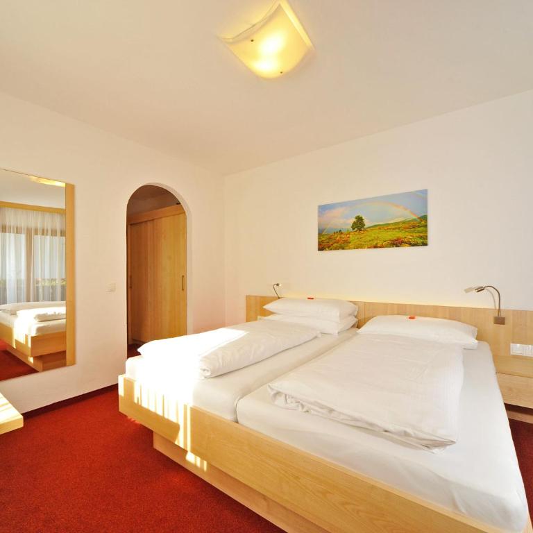 Pension Isabella - Doppelzimmer mit Balkon - 2