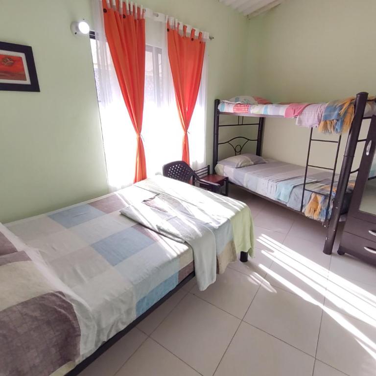 Hospedaje Alto de San Luis - Vivienda Turística RNT-90280 - Camarote Familiar - 2