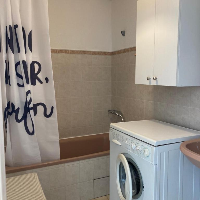T2 Classé 2* calme au coeur du village provençale - Apartment mit 1 Schlafzimmer - 11
