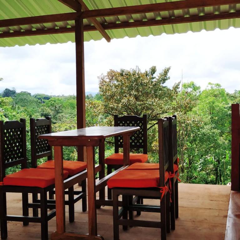 Cabañas Manakins - Three-Bedroom House - 39