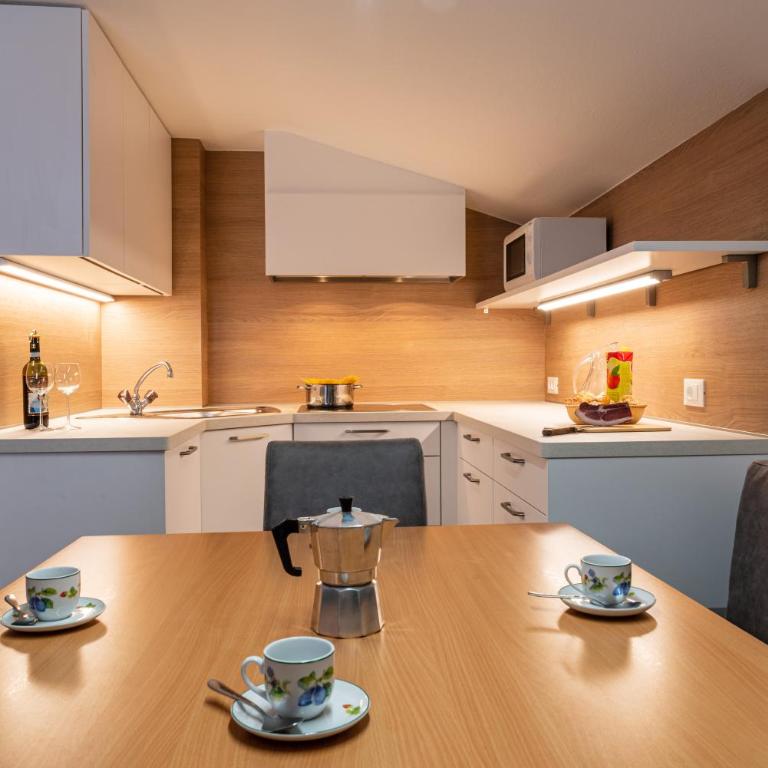 Apartments UDERA - Appartamento con 3 Camere da Letto - 1