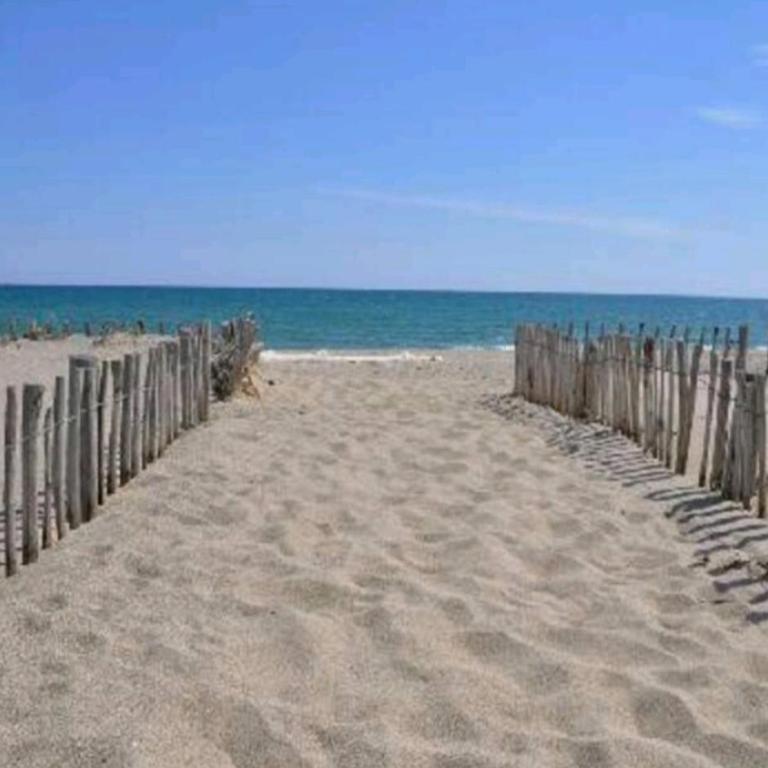 Charmant Appartement paisible à 5 mn en voiture de la plage - Appartement 2 Chambres - 24