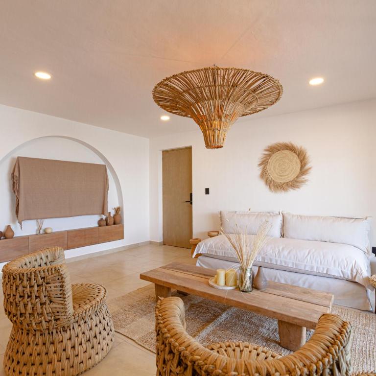 Ocean Plaza by Zamá Homes - Three-Bedroom Apartment Ground Floor with Ocean View (Massage tent in front the balcony) - 1