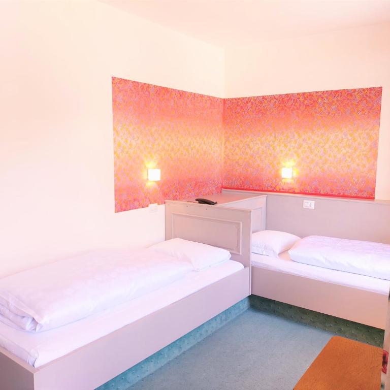 Hotel Schuster - Chambre Lits Jumeaux avec Balcon - 1