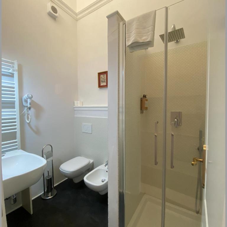 B&B Residenza San Gallo 79 - Camera Matrimoniale con Bagno Privato - 10