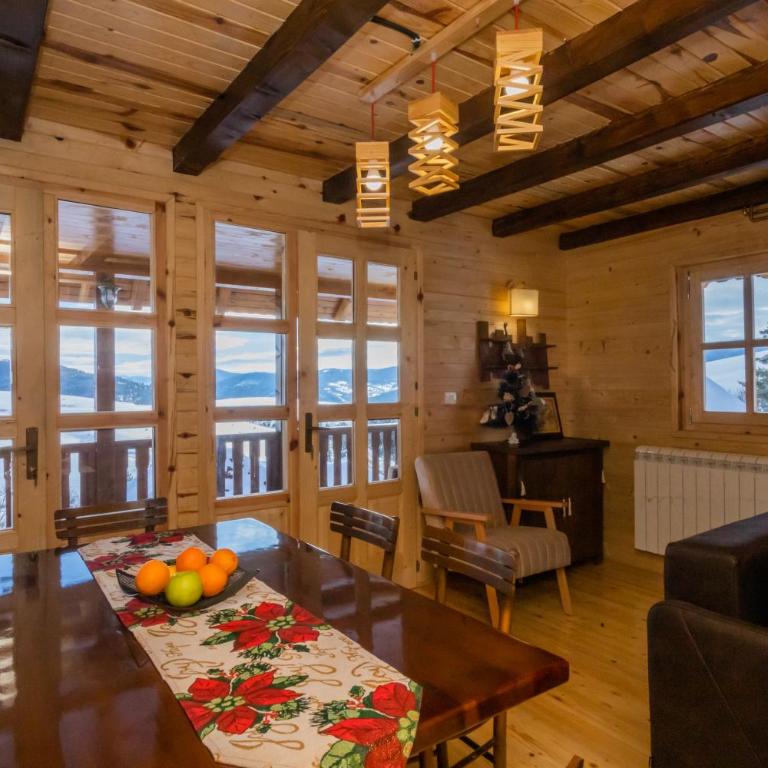 Rankovi konaci - Three-Bedroom House - 9