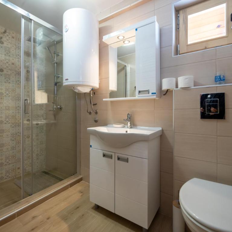 Rankovi konaci - Three-Bedroom House - 15