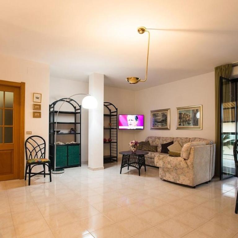 Alghero Attico Angela con grande veranda - Three-Bedroom Vacation Home - 14