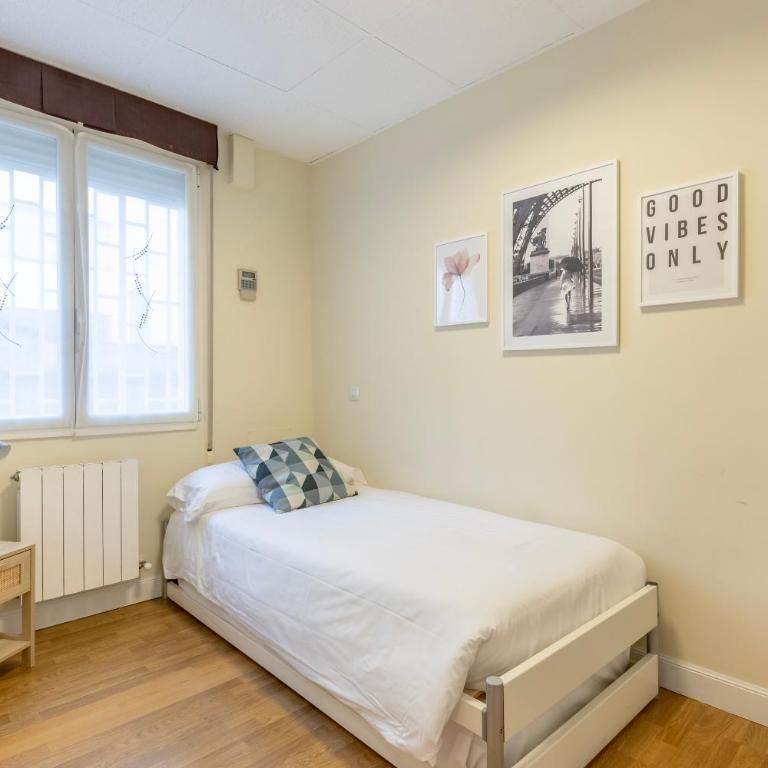 AkomodaT en apartamento en el centro de Bilbao con parking - Apartment - 5