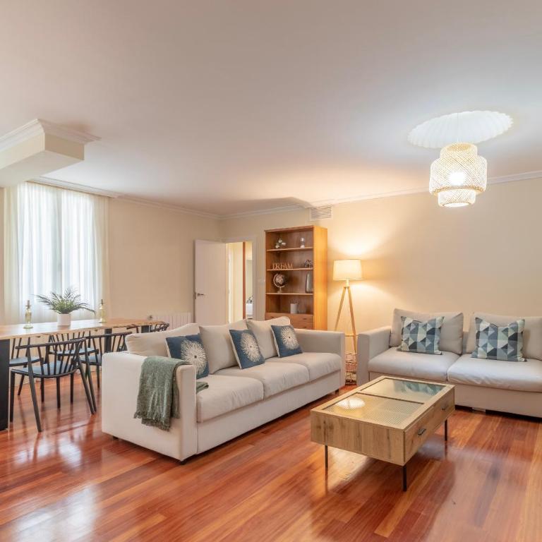 AkomodaT en apartamento en el centro de Bilbao con parking - Apartment - 6