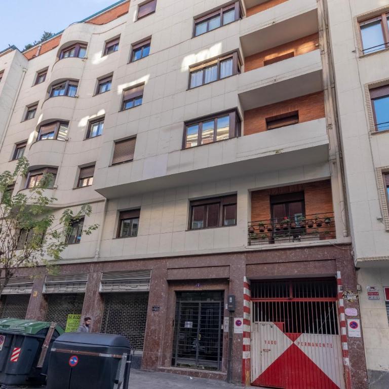 AkomodaT en apartamento en el centro de Bilbao con parking - Apartment - 26