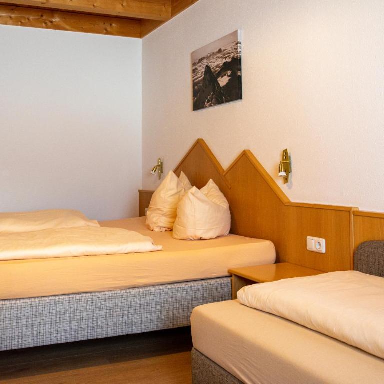 Wallackhaus RegioJet Hotels - Dreibettzimmer - 1