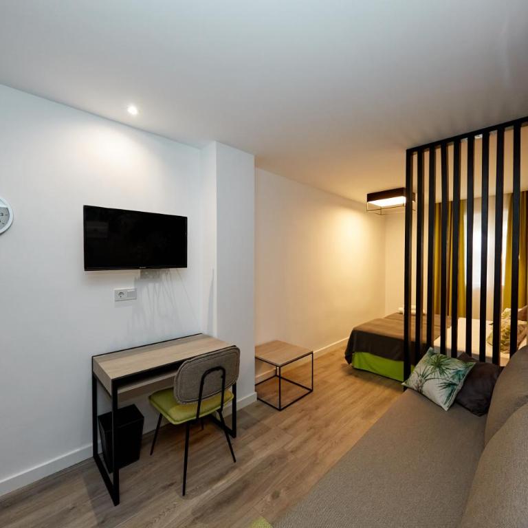 Enmathi Alicante Benalua - Family Room - 3
