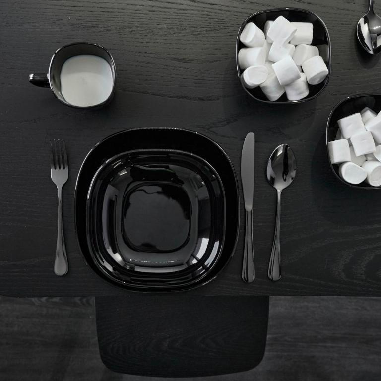 After8-Black&White - One-Bedroom Apartment - 4