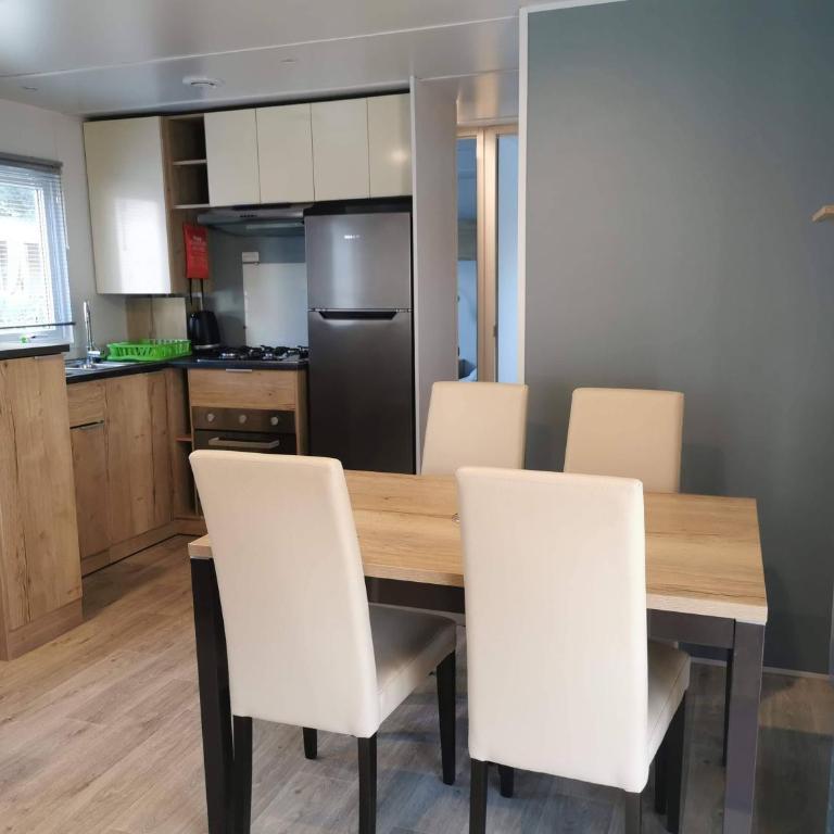 Mobil Home Luxe 3 chambres climatisé Canet en Roussillon - Mobile Home - 2