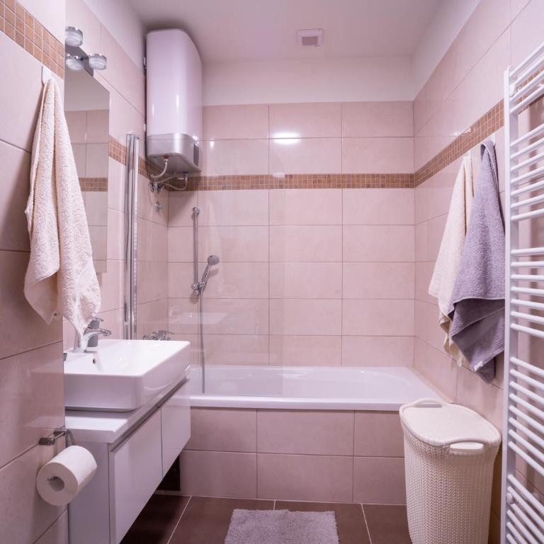 Apartman G8 Deluxe - One-Bedroom Apartment - 15