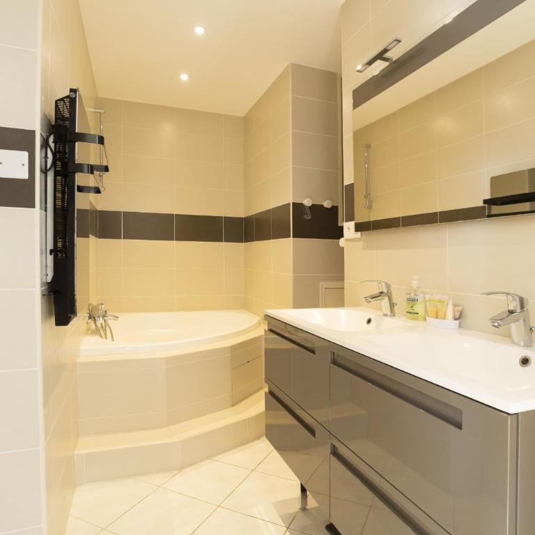 3-Br Apartment Sea View by the Beaches - Appartement - 28