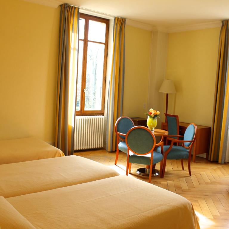 Hotel Le Cénacle - Chambre Triple avec Salle de Bains Privative - Vue sur Parc - 2