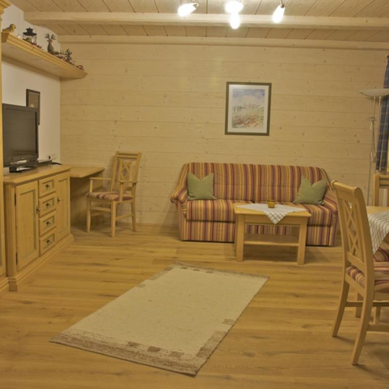 Ferienwohnungen Bauregger - Chiemgau Karte - Apartment mit Terrasse - 3
