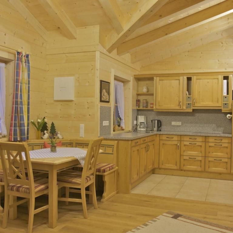 Ferienwohnungen Bauregger - Chiemgau Karte - Apartment mit Balkon - 4