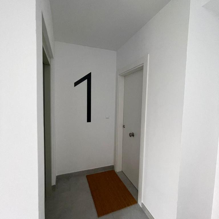 Apartamentos Cisneros - One-Bedroom Apartment - 1