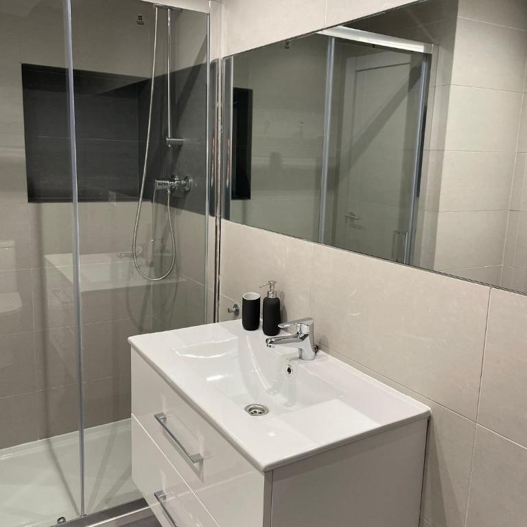 Apartamentos Cisneros - One-Bedroom Apartment - 13