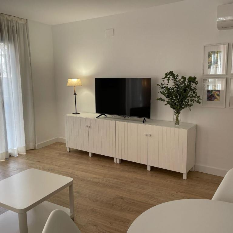 Apartamentos Cisneros - One-Bedroom Apartment - 9