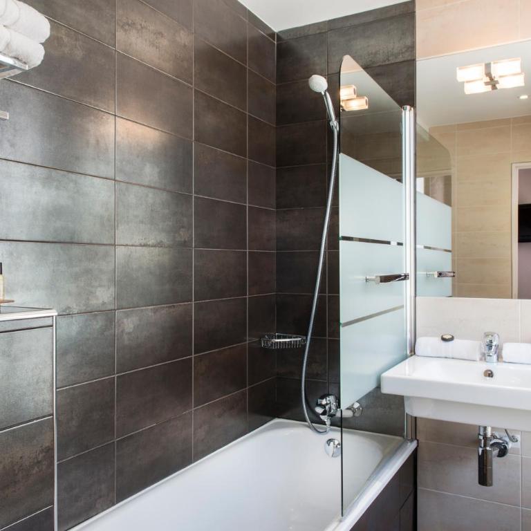 Hotel Ariane Montparnasse by Patrick Hayat - Deux Chambres Doubles Classiques Adjacentes - 3