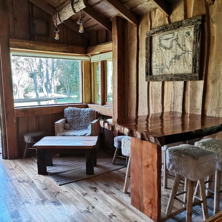 Cabana rustica 2 maravillosa,con troncos nativos, con orilla de Rio Trancura - Casa - 36